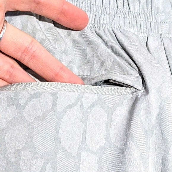 Athleta Brooklyn Lined Textured Jogger Serpentine Coast Grey Sage Snake Size 8 - Picture 10 of 14